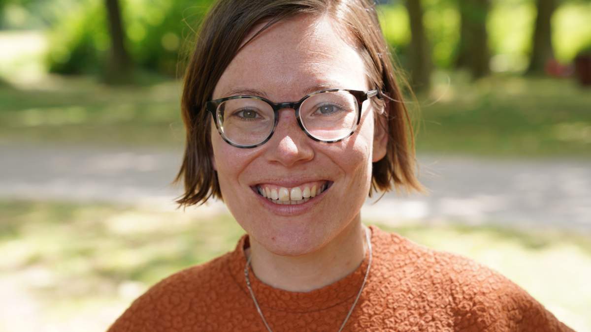 Portretfoto van Anouk Helmich.
